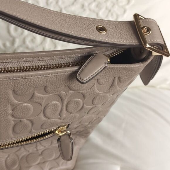Vintage Coach Legacy Embossed Taupe HOBO Bag NWOT - Picture 14 of 17